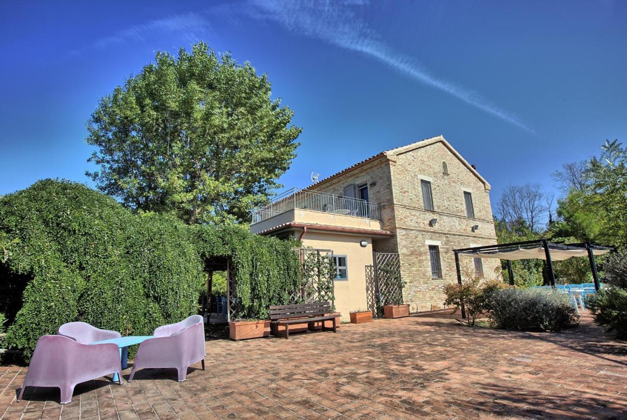 Grande Villa Storica Per Vacanze Con Giardino Privato E Piscina Ostra Exterior photo