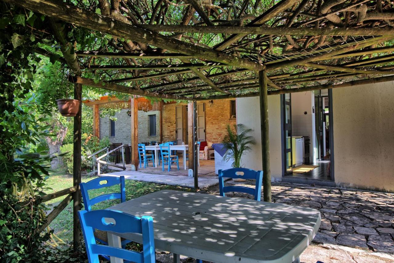 Grande Villa Storica Per Vacanze Con Giardino Privato E Piscina Ostra Exterior photo