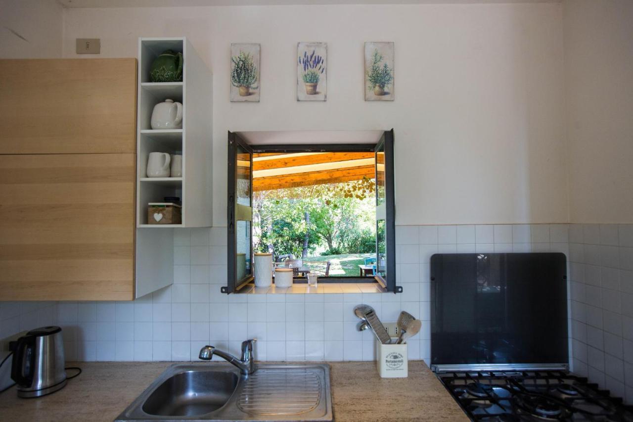 Grande Villa Storica Per Vacanze Con Giardino Privato E Piscina Ostra Exterior photo