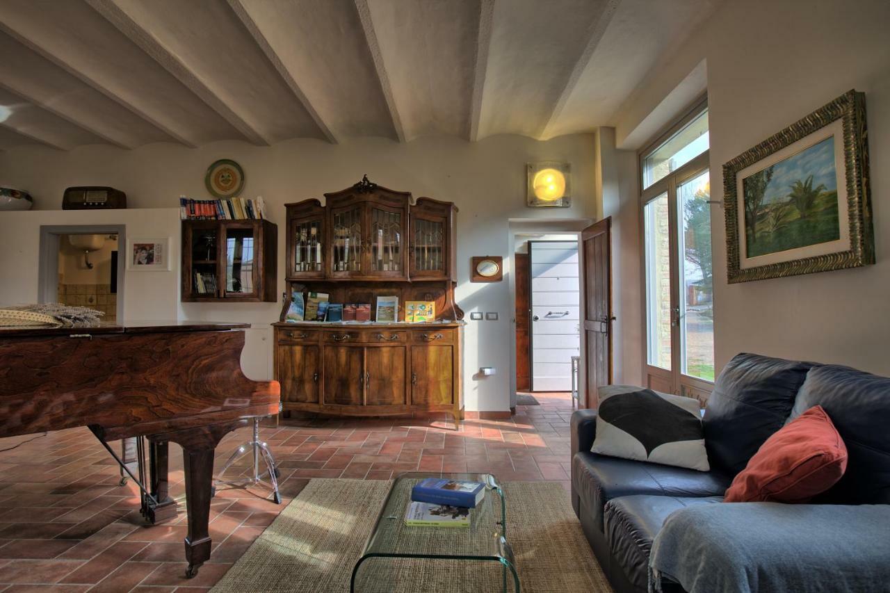 Grande Villa Storica Per Vacanze Con Giardino Privato E Piscina Ostra Exterior photo