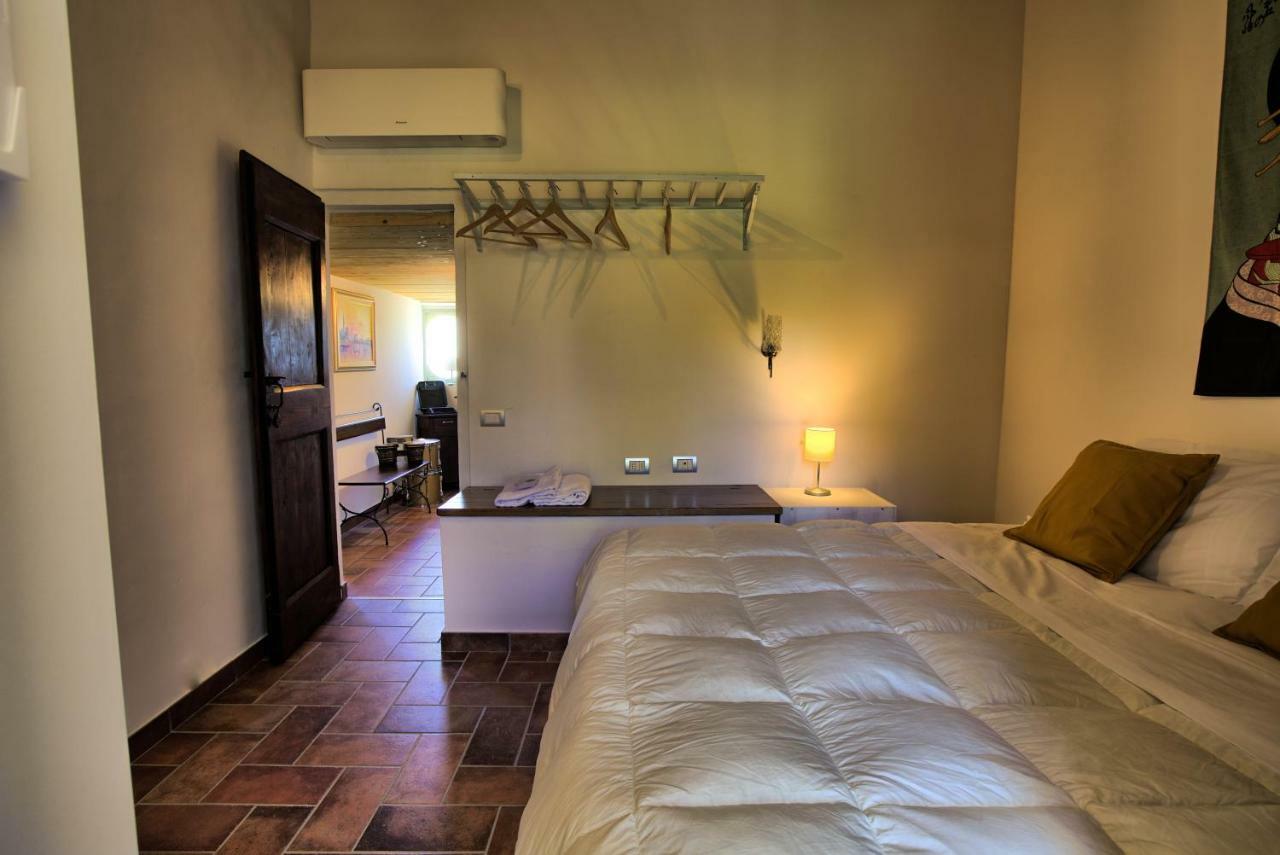 Grande Villa Storica Per Vacanze Con Giardino Privato E Piscina Ostra Exterior photo